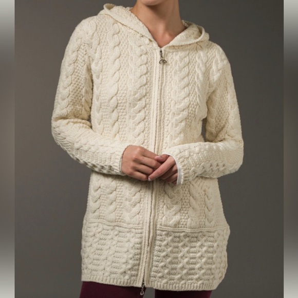 ARAN Hooded Coatigan with celtic knot zipper pull - Picture 2 of 6